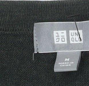 Uniqlo Men's Green Wool V-Neck Pullover Jumper Size M