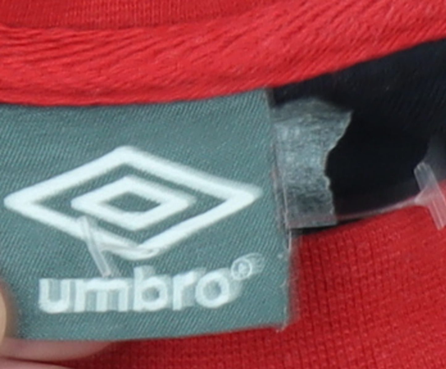Mens UK Size M Umbro Red Pullover Sweatshirt