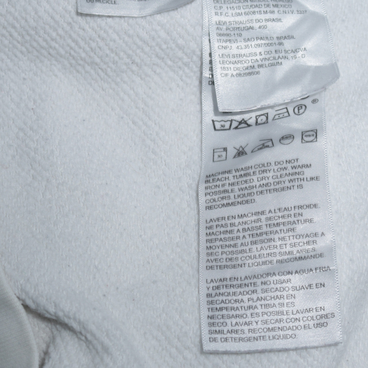 Mens UK Size M Levi's White Pullover Sweatshirt
