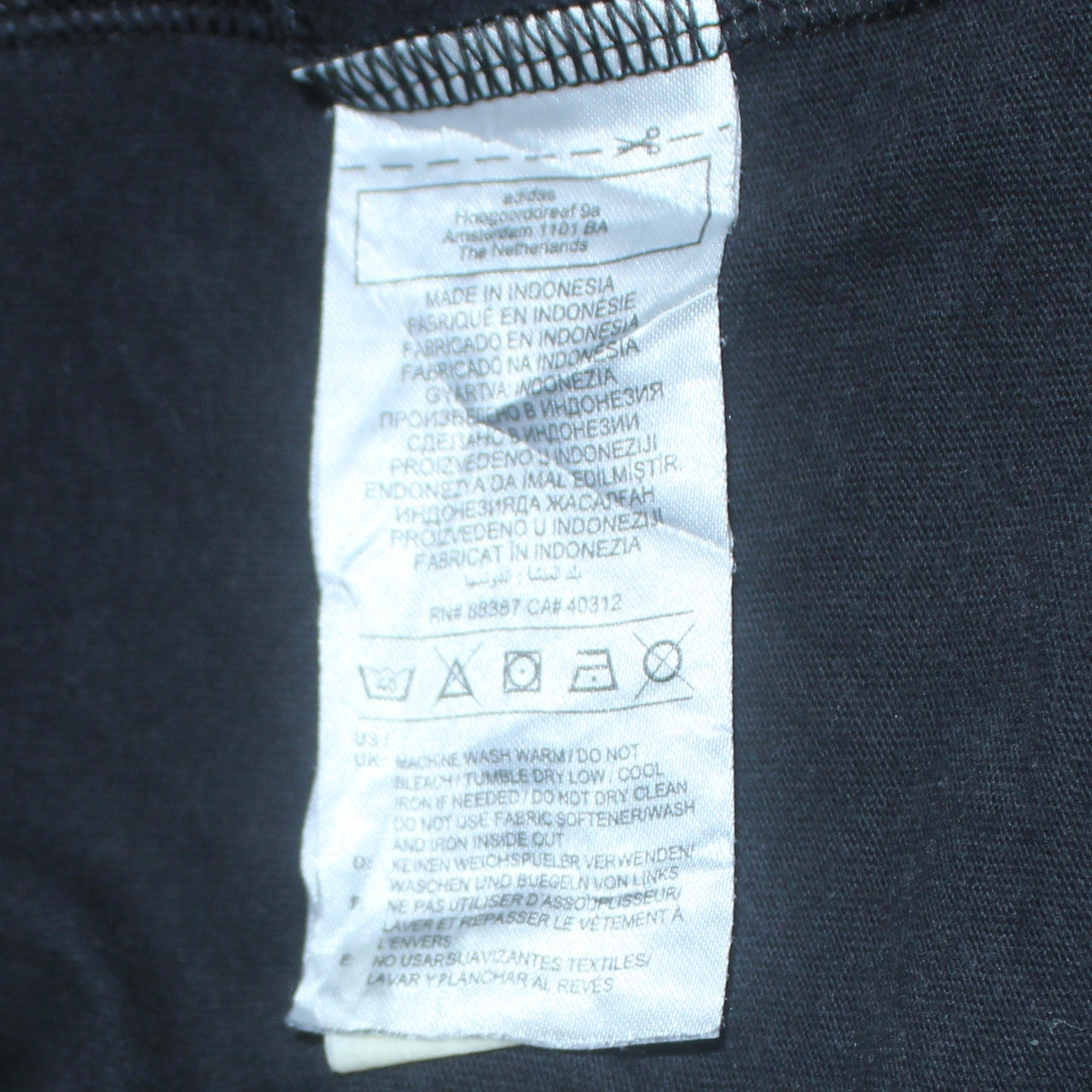 adidas Men's Black Small Graphic Logo Sports T-Shirt