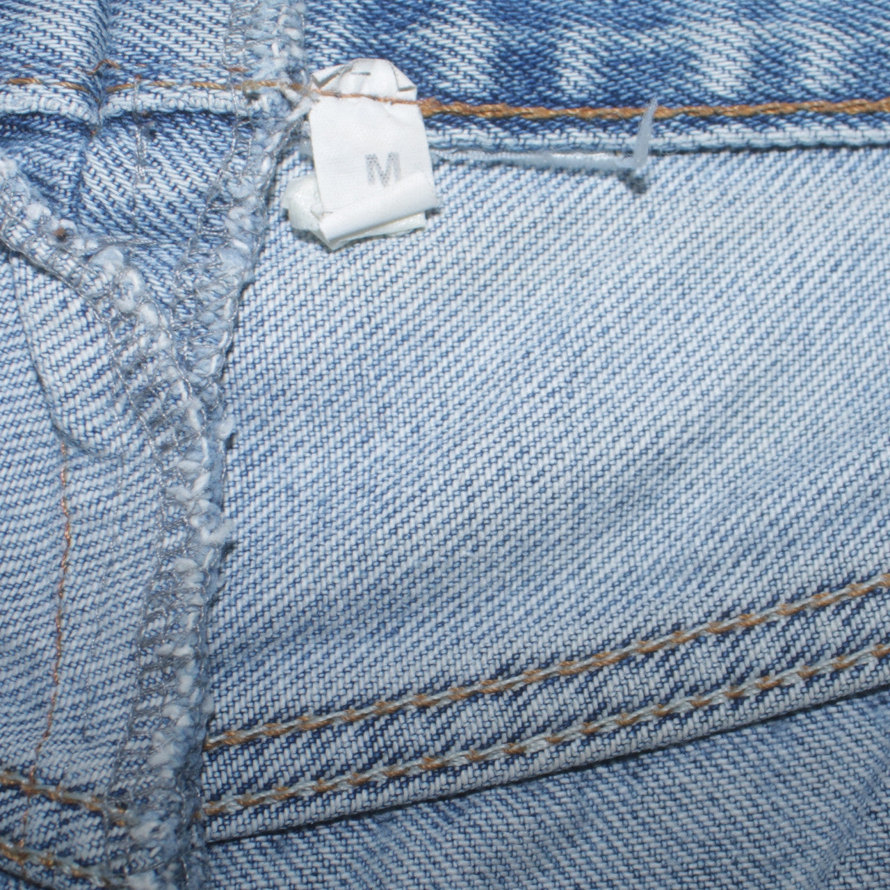Womens UK Size M Levi's Relaxed Fit Cut-Off Shorts