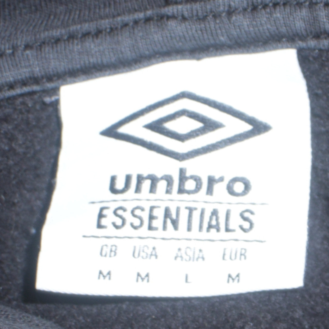 Mens UK Size M Umbro Black Pullover Hoodie