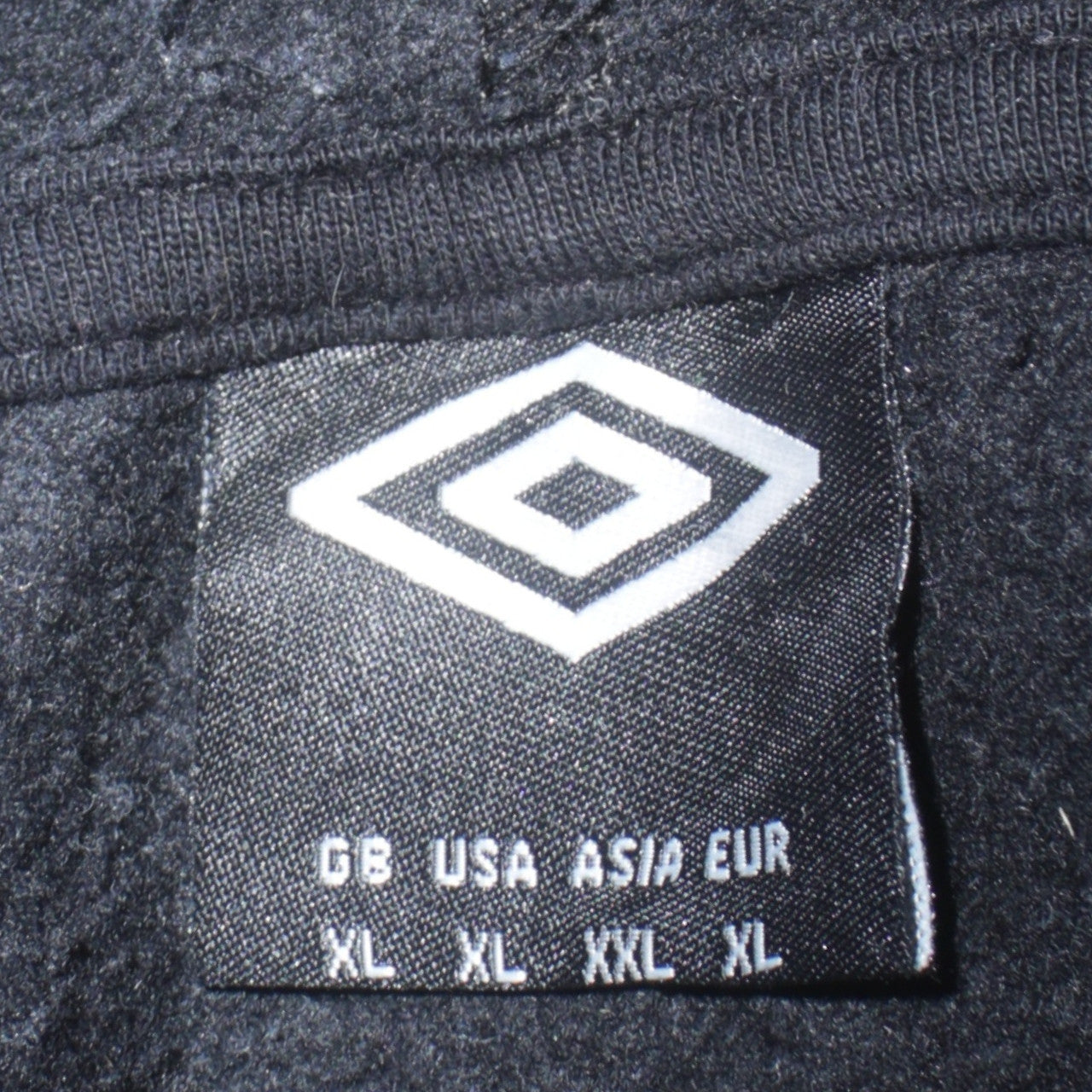 Mens UK Size XL Umbro Black Pullover Hoodie