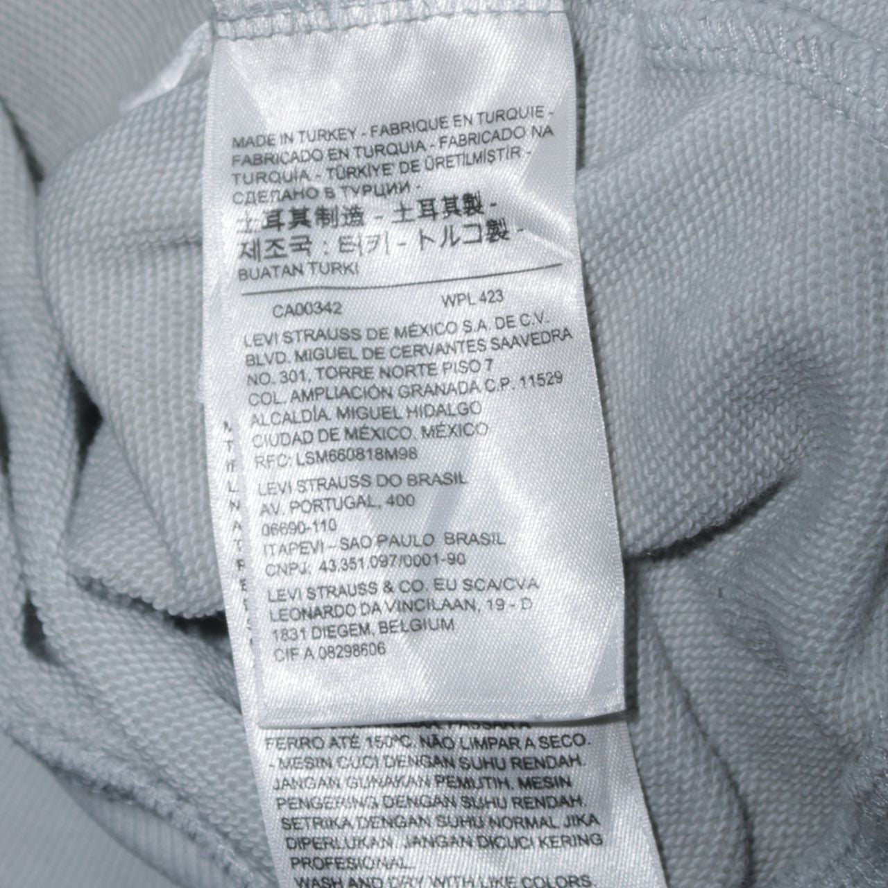 Mens UK Size XL Under armour Grey Pullover Hoodie