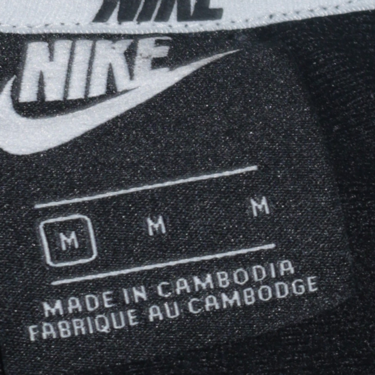 Mens UK Size M Nike Black Pullover Sweatshirt