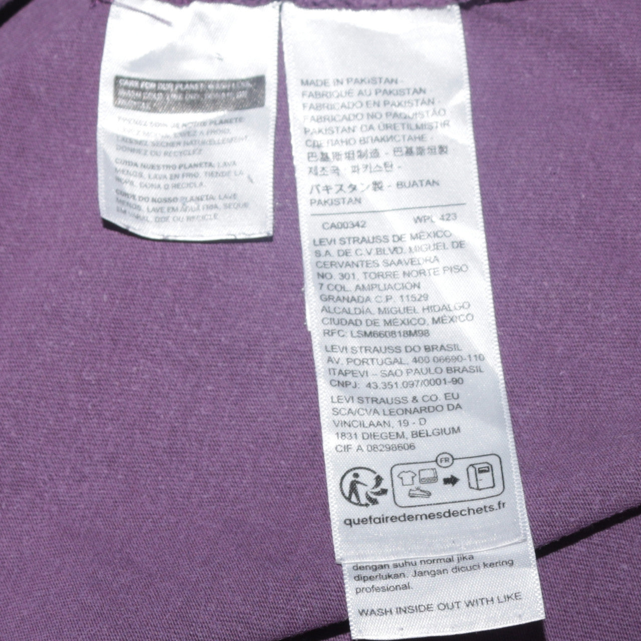 Mens UK Size M Levi's Purple  T-Shirt