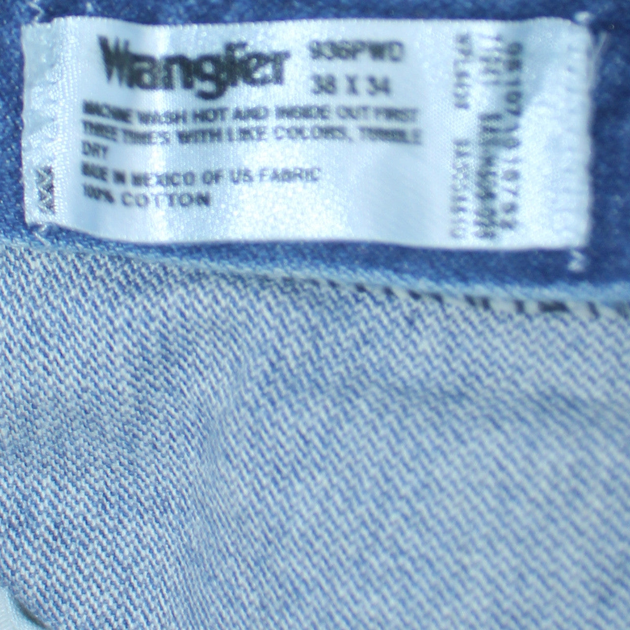 Mens UK Size 38 x 34 Wrangler Regular Fit Straight Jeans