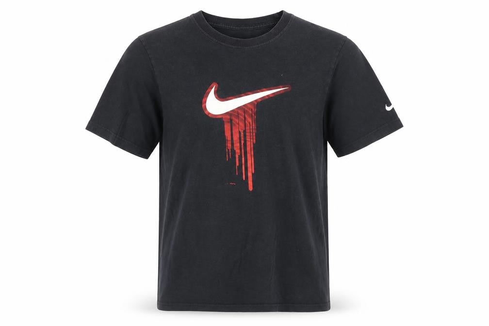 Front view of Nike Teens Black Red Drip Logo Graphic Short Sleeve Crew Neck T-Shirt L