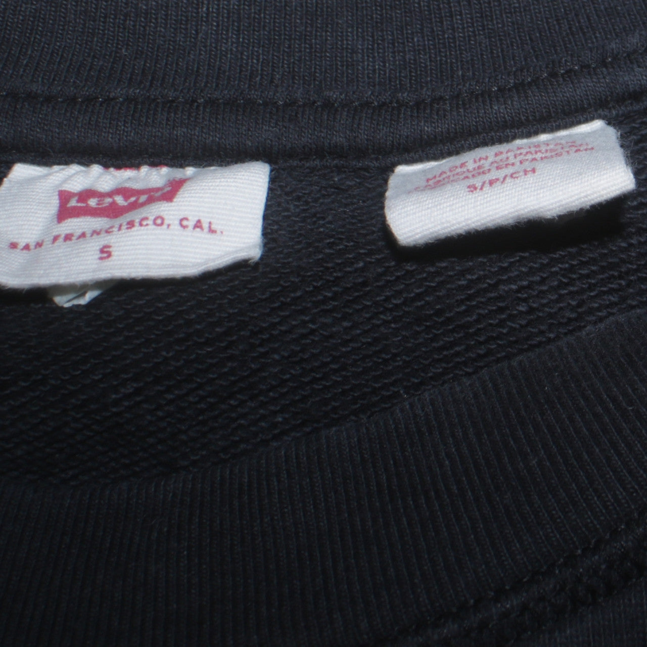 Womens UK Size S Levi's Black Pullover Sweatshirt
