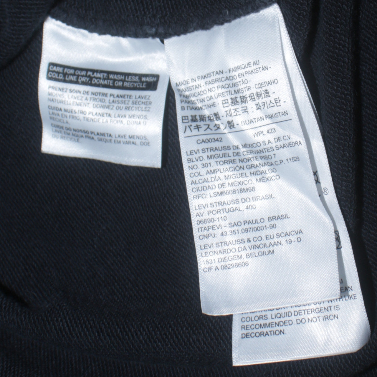 Womens UK Size S Levi's Black Pullover Sweatshirt