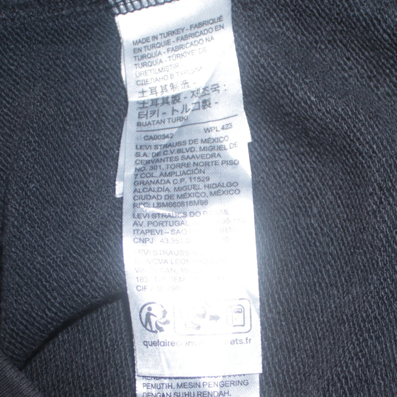 Mens UK Size S Levi's Black Pullover Sweatshirt