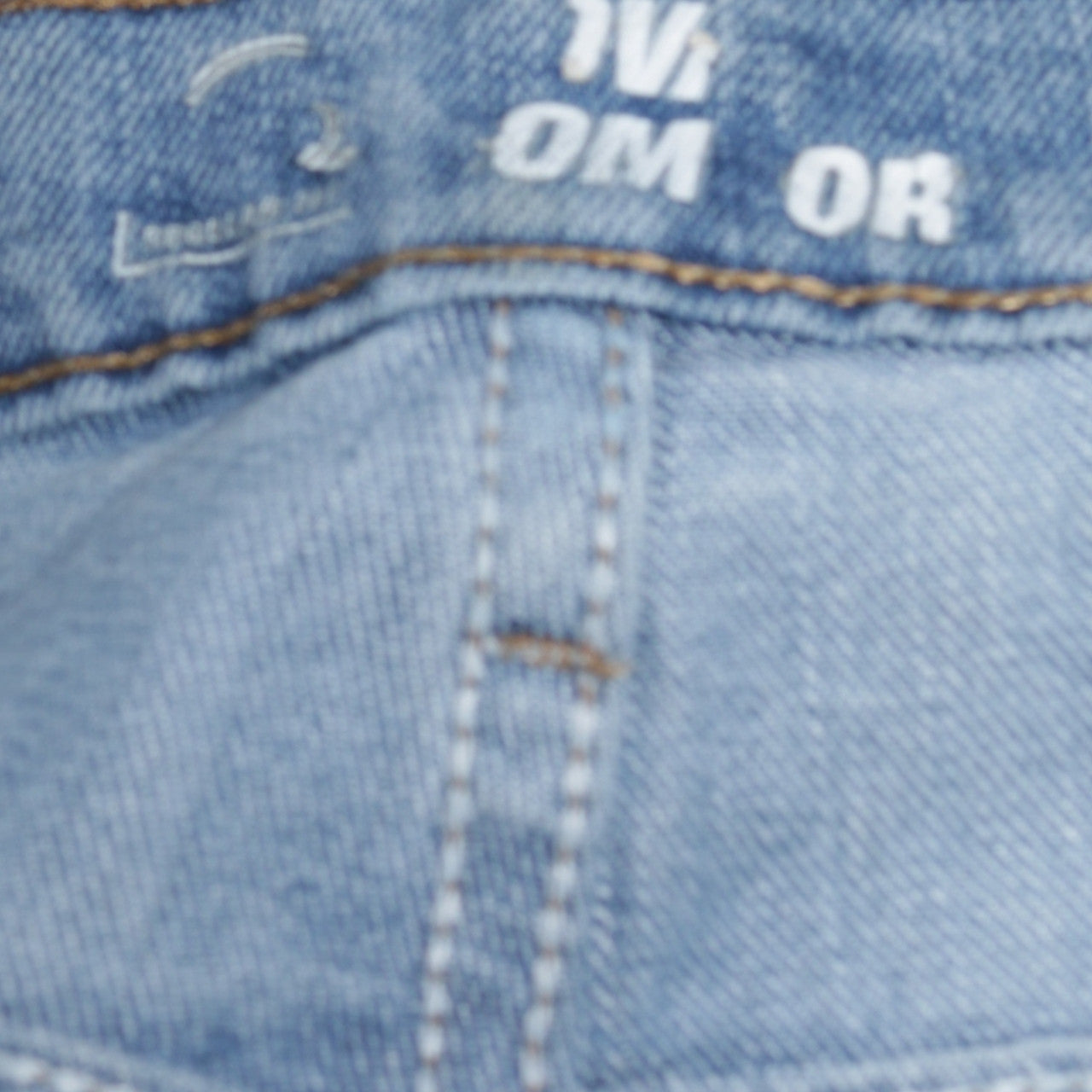 Mens UK Size L Wrangler Classic Fit Straight Blue Jeans