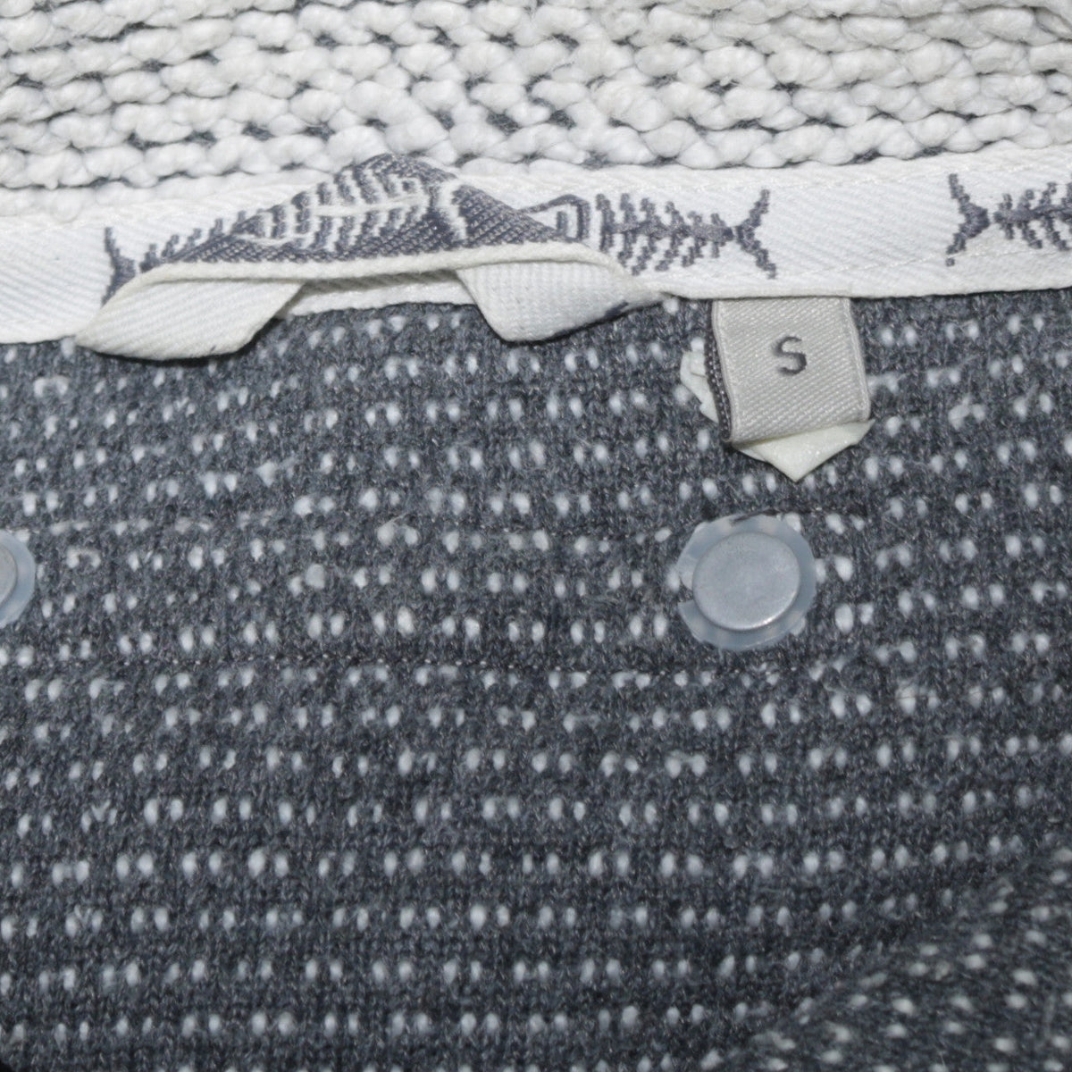 Mens UK Size S Weird Fish Grey 1/2 Zip Sweatshirt
