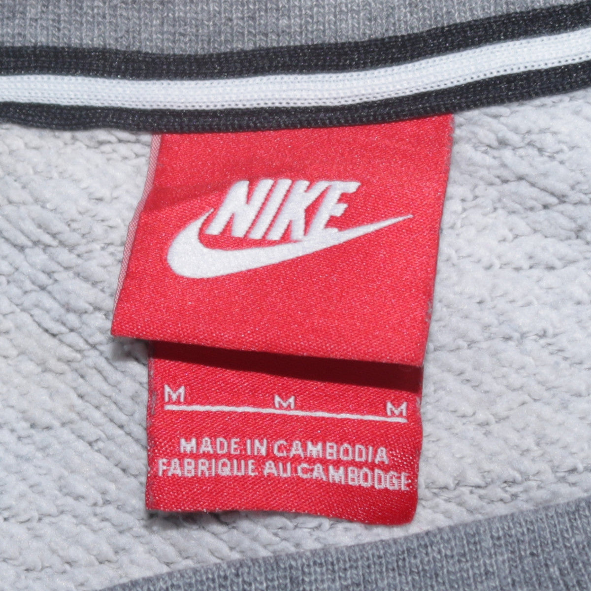 Mens UK Size M Nike Grey Pullover Sweatshirt