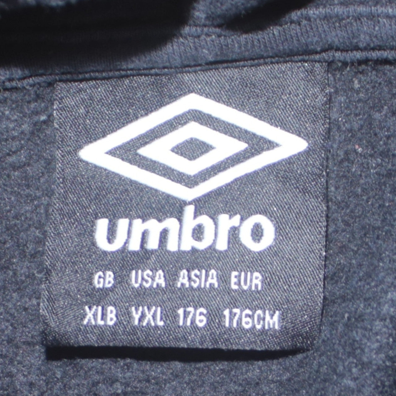 Boys UK Size 176 Umbro Black Pullover Hoodie