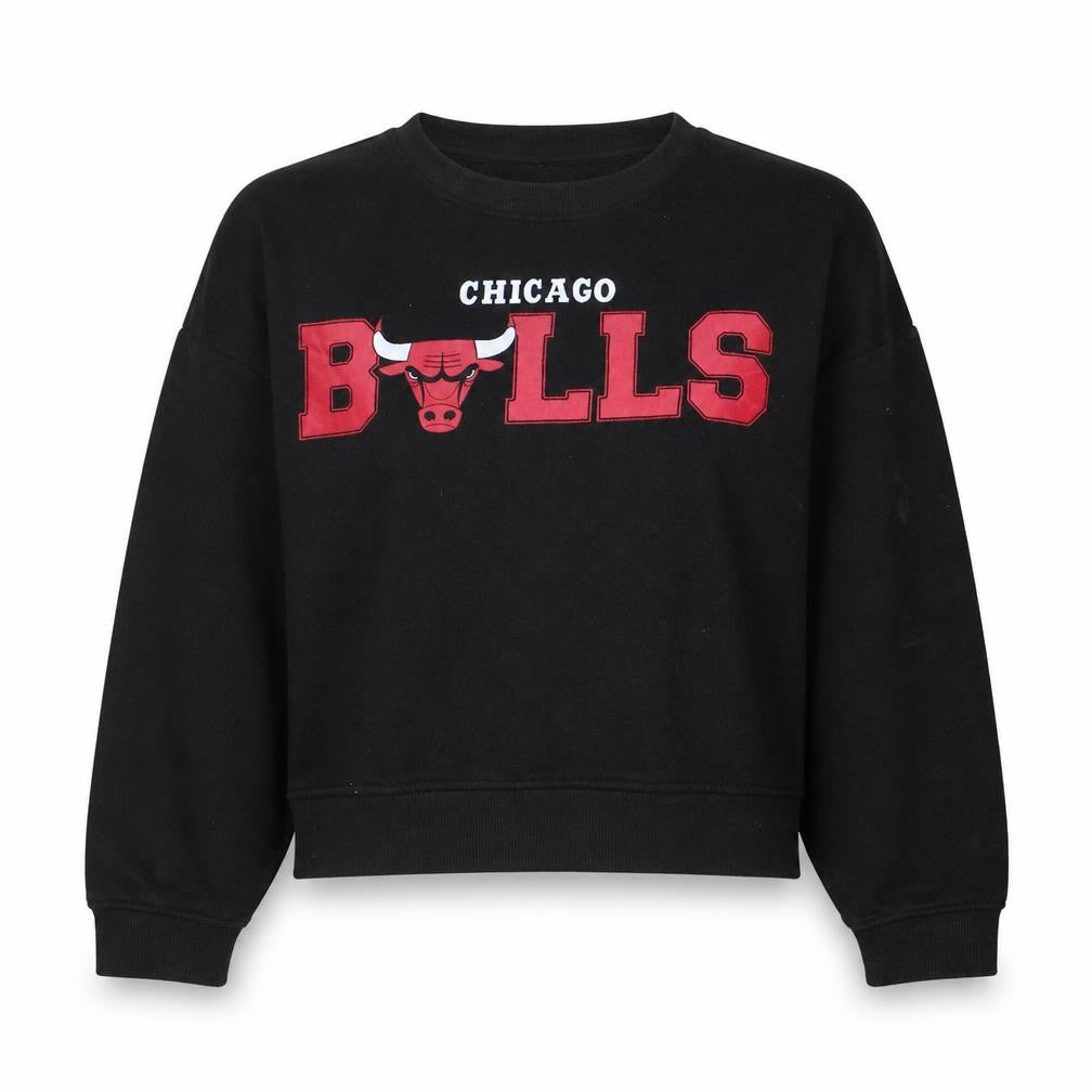 Front view of Primark NBA Chicago Bulls women’s black xl crew neck sweatshirt
