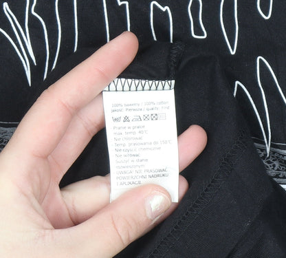 Carton Merchandising Men's Black Band Graphic T-Shirt Size S
