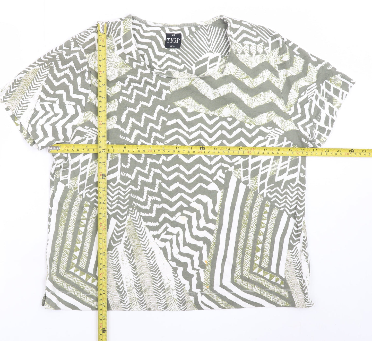 TIGI Women Green Geometric Print Cotton T-Shirt Size 18