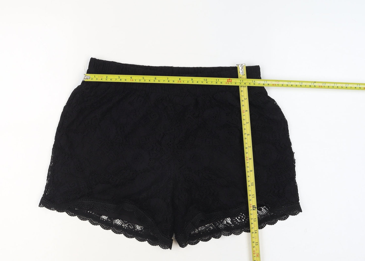 Pieces Women’s Black Lace Lined Shorts Size M - Casual Pull On