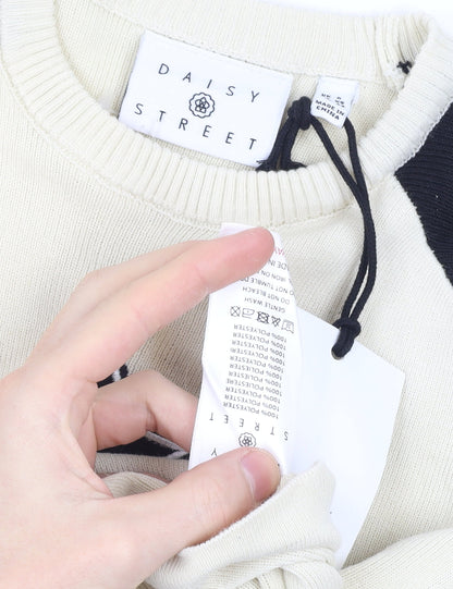 Daisy Street Women's Beige Black Cropped Raglan Star Knit Top XS