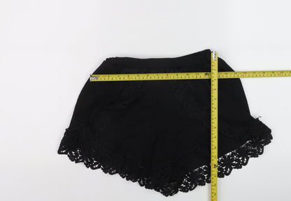 Boohoo Women’s Black Lace Trim Casual Shorts Size 8