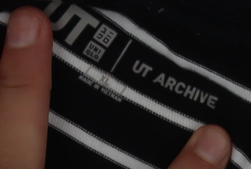 Uniqlo Men's Black Striped Art T-Shirt XL Cotton Crew Neck