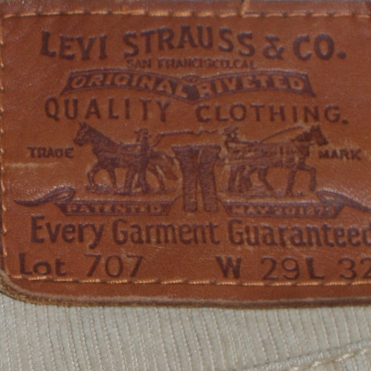 Levi Strauss & Co. Men's Beige Corduroy Chino Trousers 29x32 Regular Fit