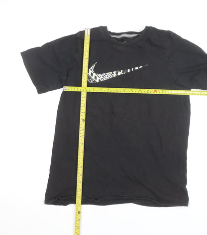 Nike Teens Black XL Athletic Fit Graphic Logo T-Shirt