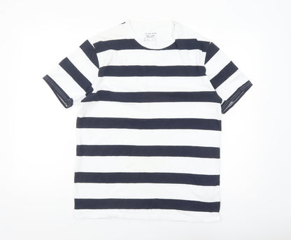Sfera Men Black White Striped Regular Fit Cotton T-Shirt Size S