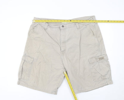 Wrangler Men's Beige Cargo Shorts Size 40 Cotton Canvas Casual