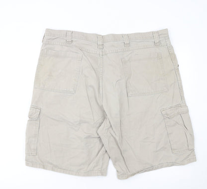 Wrangler Men's Beige Cargo Shorts Size 40 Cotton Canvas Casual
