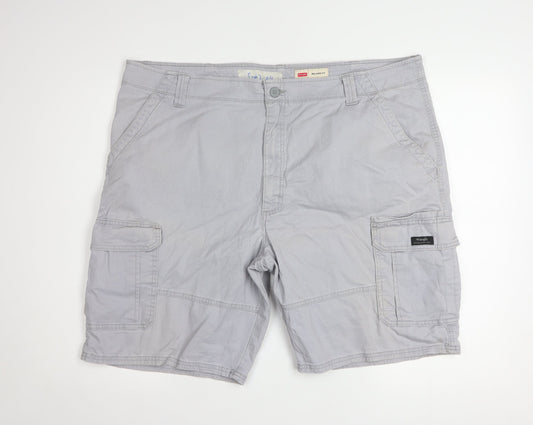 Wrangler Men's Grey Relaxed Fit Cargo Shorts Size 42