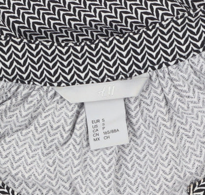 H&M Women’s Black Geometric Sleeveless V-Neck Blouse Size 8
