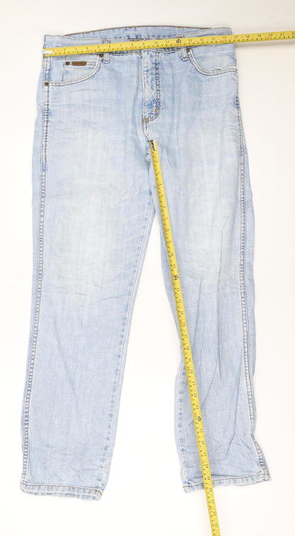 Wrangler Men’s Blue 34x32 Regular Fit Light Wash Straight Jeans