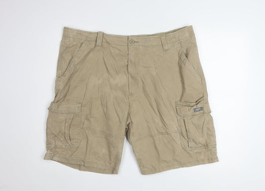 Wrangler Men's Beige Cargo Shorts Size 40 Relaxed Fit Cotton Blend