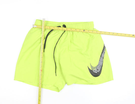 Nike Men’s Green Athletic Shorts Size M Quick Dry Sportswear