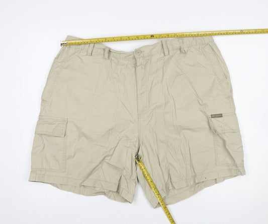 Columbia Men's Beige Cotton Cargo Shorts Size 42 Regular Fit