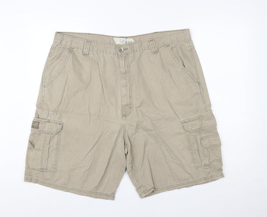 Wrangler Men's Beige Cargo Shorts Size 42 Cotton Outdoor Workwear