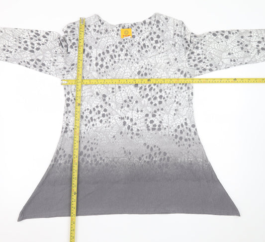 Ruby Rd. Women’s Grey Tunic Blouse Small 3/4 Sleeve Animal Print