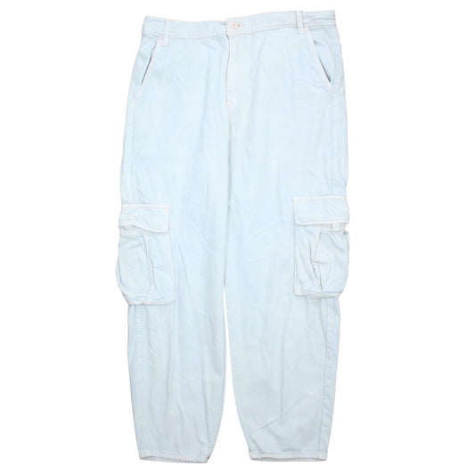 Levi's Women's Light Blue Cargo Jeans Size 31 Relaxed Fit