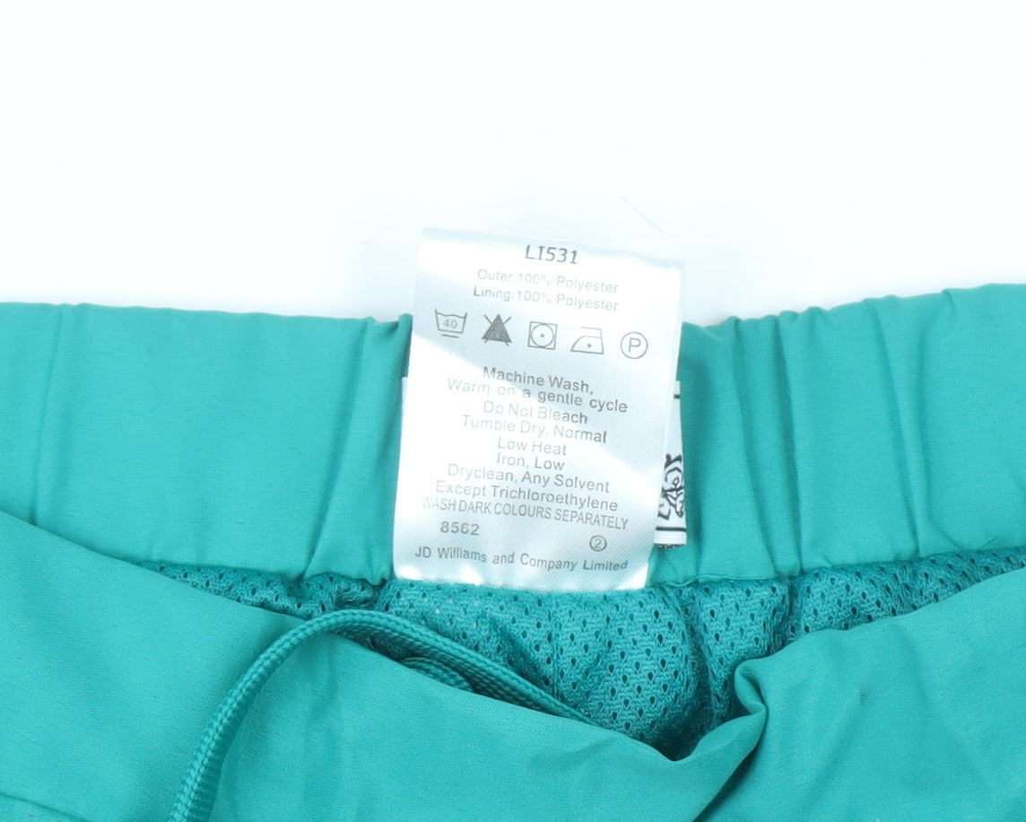 Body Star Women's Green Bermuda Active Shorts Size 26 Polyester
