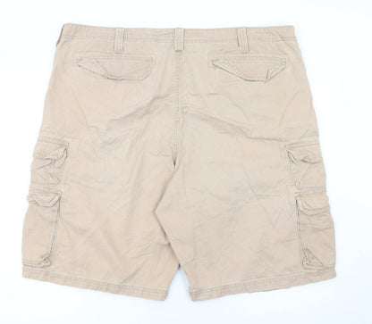 Lee Dungarees Men's Beige Cargo Shorts Size 40 Regular Fit