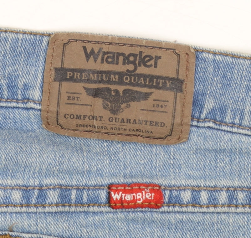 Wrangler Men's Blue Straight Leg Jeans 30x32 Classic Denim