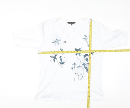 Lilly May Women’s White Floral Embroidered V-Neck Short Sleeve T-Shirt XL