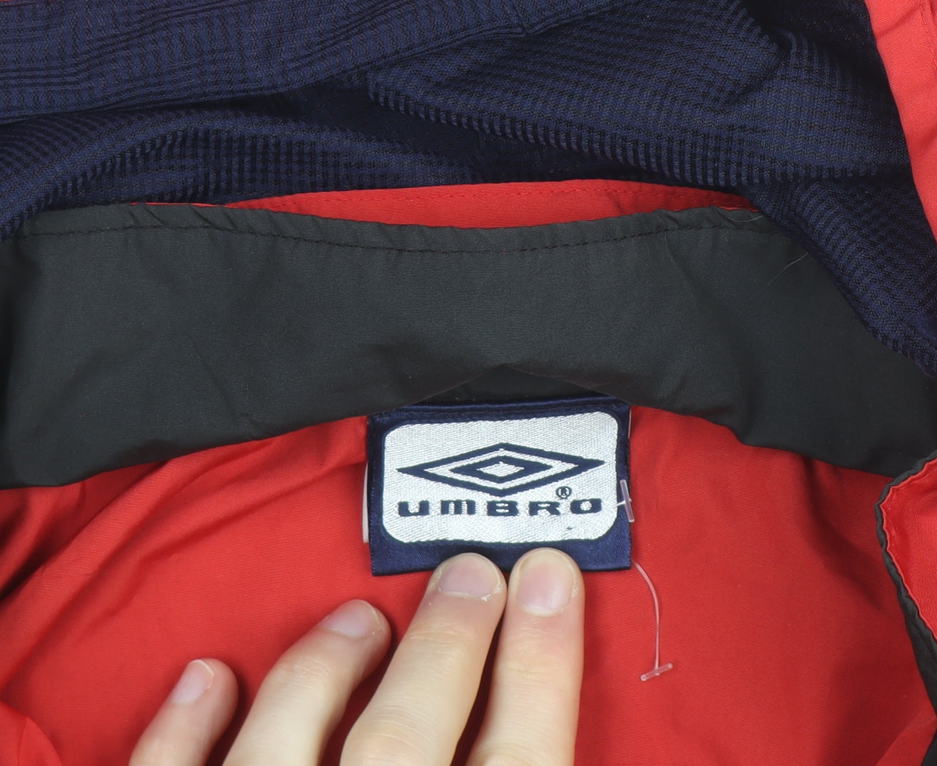 Umbro Men's Red Waterproof Hooded Windbreaker Jacket Size 38