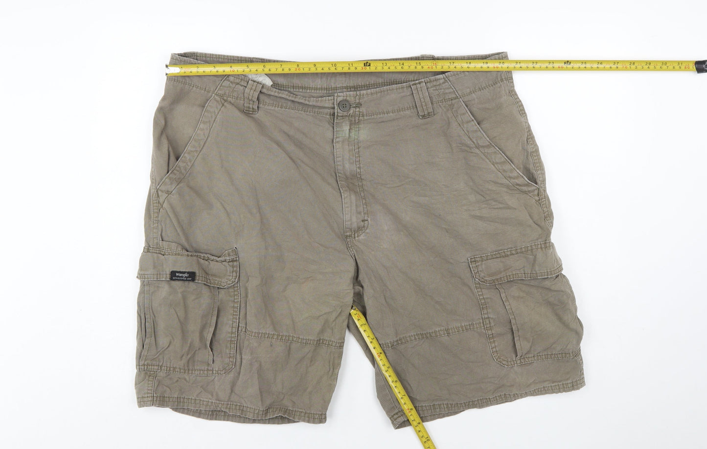 Wrangler Men's Beige Cargo Shorts Size XL 40in Cotton Casual