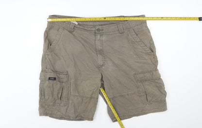 Wrangler Men's Beige Cargo Shorts Size XL 40in Cotton Casual
