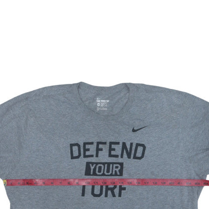 Nike Men's Grey Athletic Fit 'Defend Your Turf' T-Shirt XXL