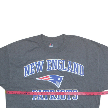 Majestic Men's Grey New England Patriots XL Graphic T-Shirt