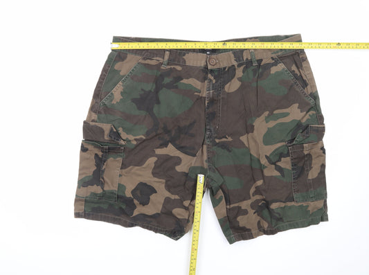 boohooMAN Men's Green Camouflage Cargo Shorts Size 40 Regular Fit